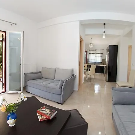 Regina Ioanna Villas Agia Efimia