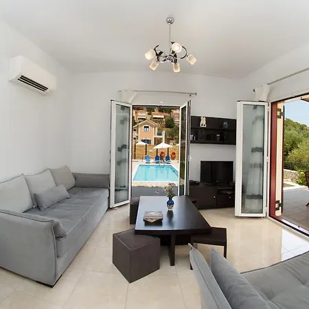 Regina Ioanna Villas