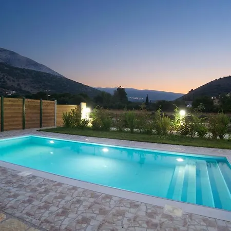 Regina Ioanna Villas Agia Efimia