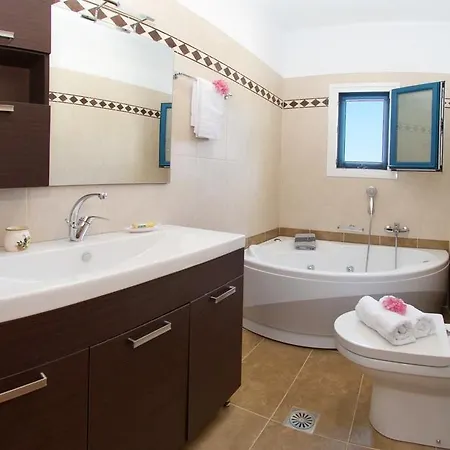 Villa Regina Ioanna Villas